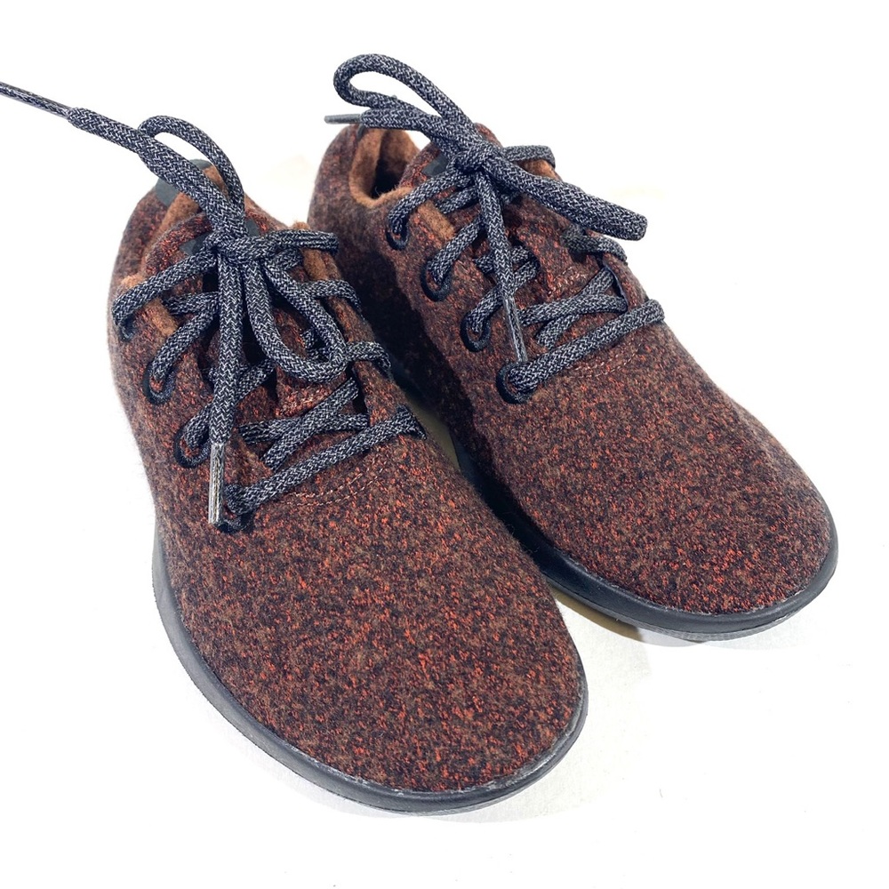 Allbirds Wool Runners Women’s Size 6 in Red W/Black Soles.